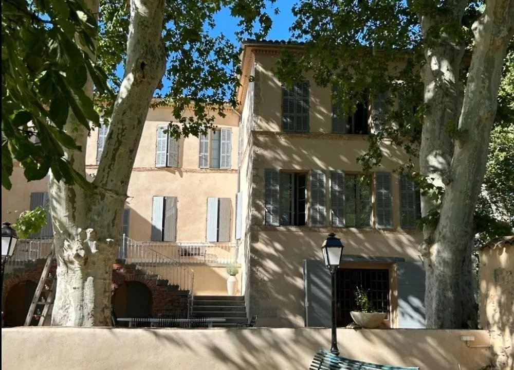 Maison De Maitre Dans Les Vignes Trets 0*,  France